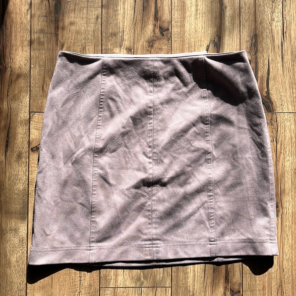 Victoria + Sophia Lavender Tight Mini Skirt Zips Up The Back